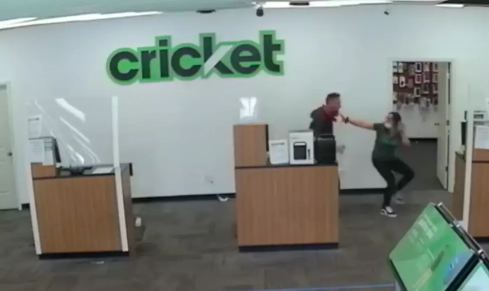 [VIDEO] Man Punches Female Cricket Wireless Employees in Longmont