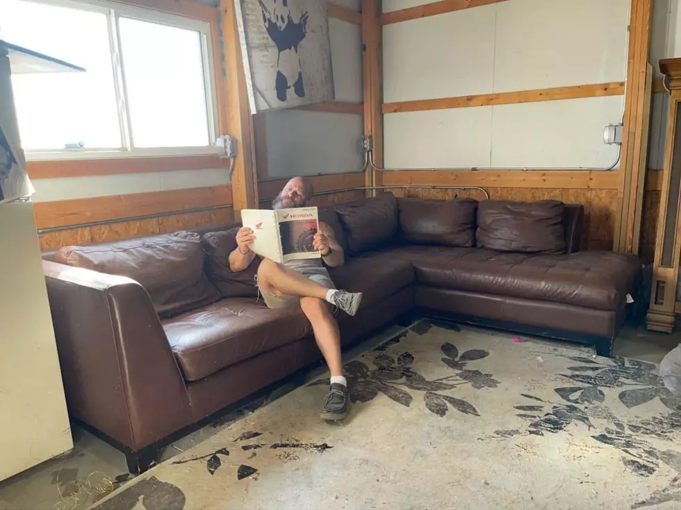Fort Collins Man Posts Free Couch on Facebook in a Hilarious Way