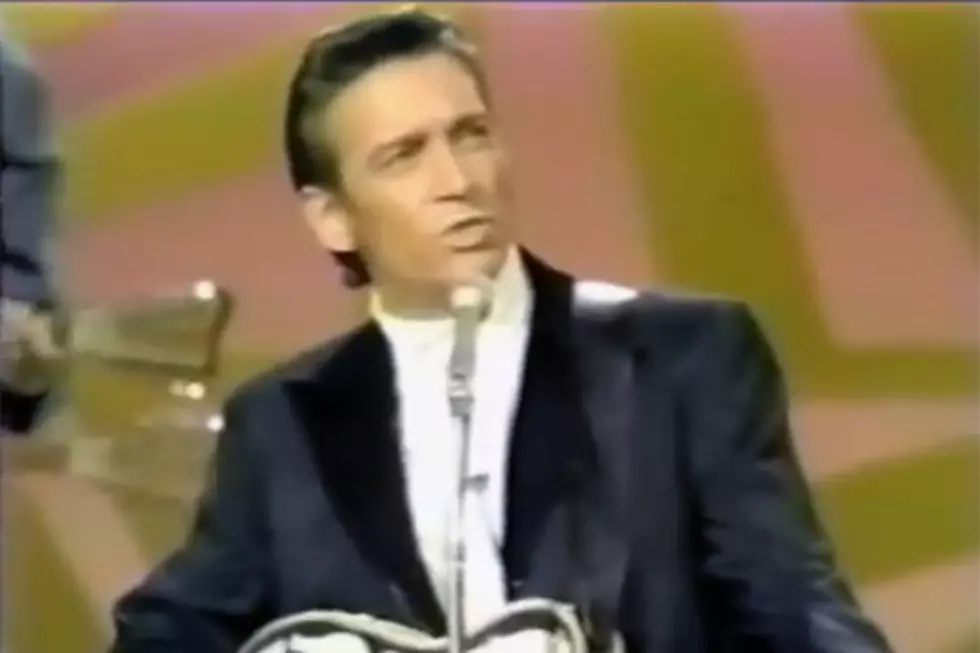 Country Legend Waylon Jennings Rocks The House On &#8216;The Johnny Cash Show&#8217; From 1970