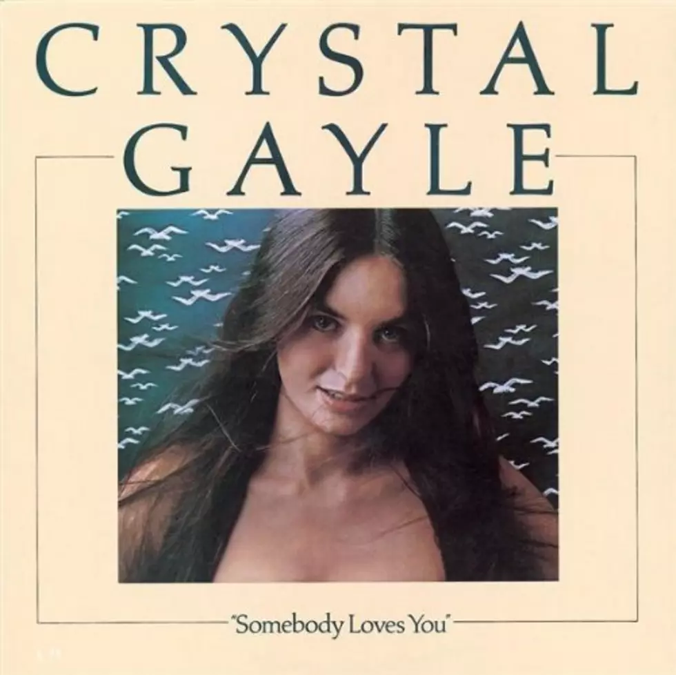 Crystal Gayle Deserves To Be In the Country Music Hall of Fame