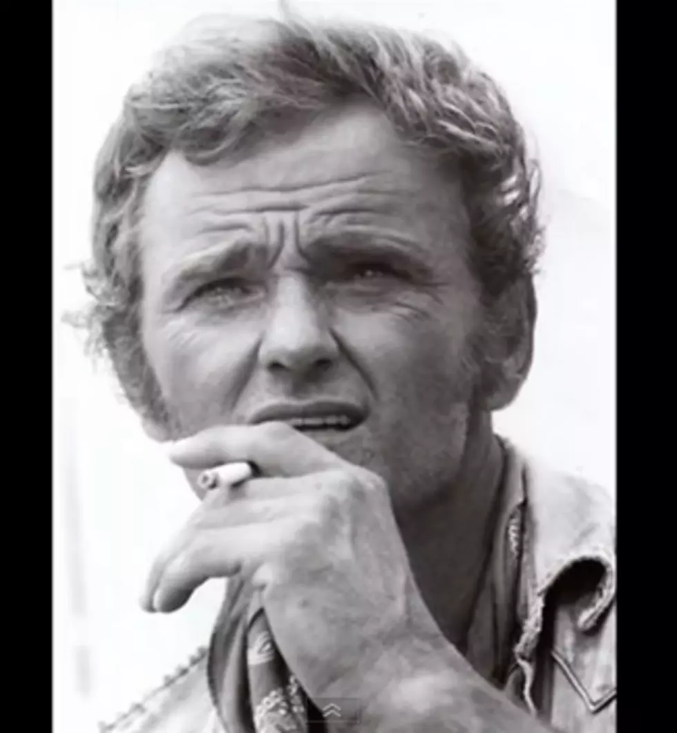 The Legendary Jerry Reed Demonstrates &#8216;Claw Picking&#8217;