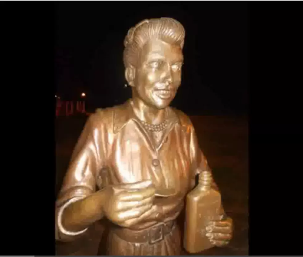 The Lucille Ball Statue in Her Hometown is so Scary the Sculptor Says He&#8217;ll Replace It