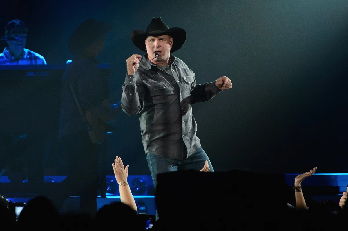 Story Behind the Song: 'Friends In Low Places' by Garth Brooks