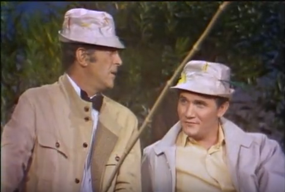 Dean Martin And Roger Miller Out Fishin’ – This Should Be Fun!