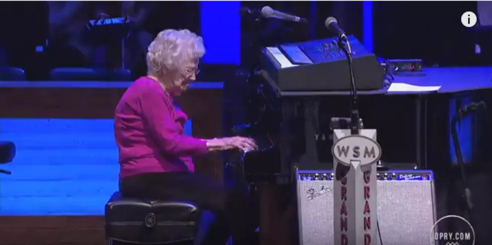 98 Year Old Makes Grand Ole Opry Debut: It’s a Stunner!