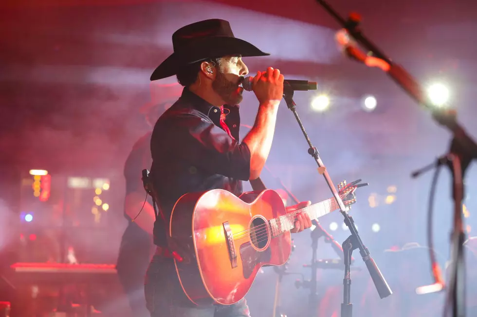 Aaron Watson Is Coming To The District In Sioux Falls