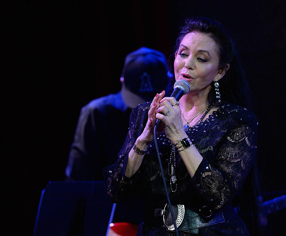 Crystal Gayle&#8217;s First New Album In 16 Years