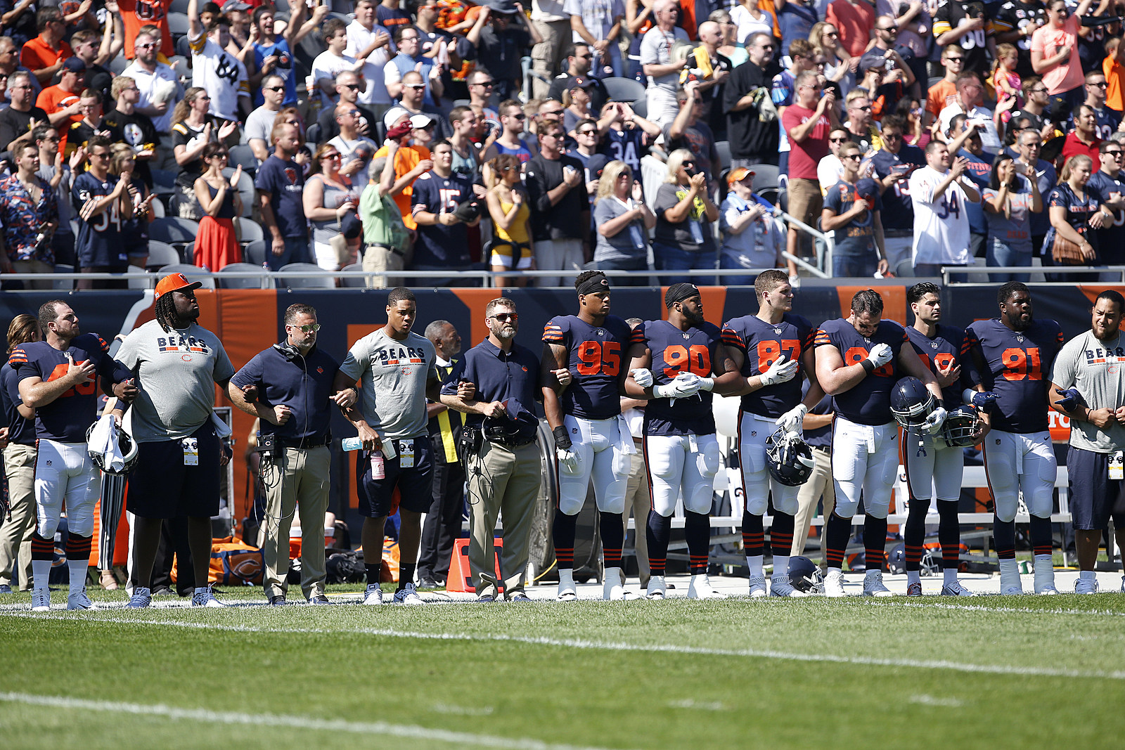 Top 10: Celebrity Bears fans