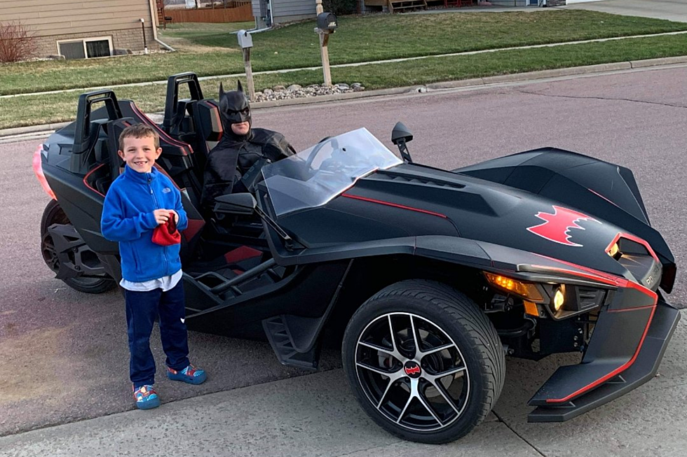 Batman Surprises Kids In The Sioux Falls Neighborhood!