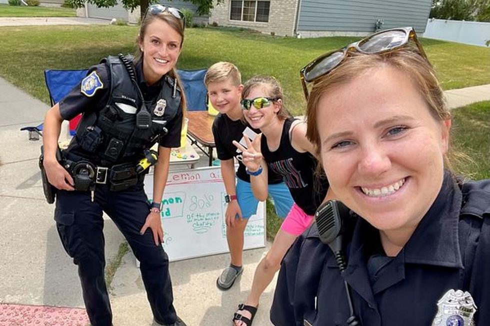 How Do Sioux Falls Police Officers Beat the Heat? Lemonade! 