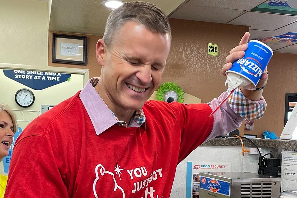 Check Out Sioux Falls Mayor Making A Dairy Queen Blizzard! 