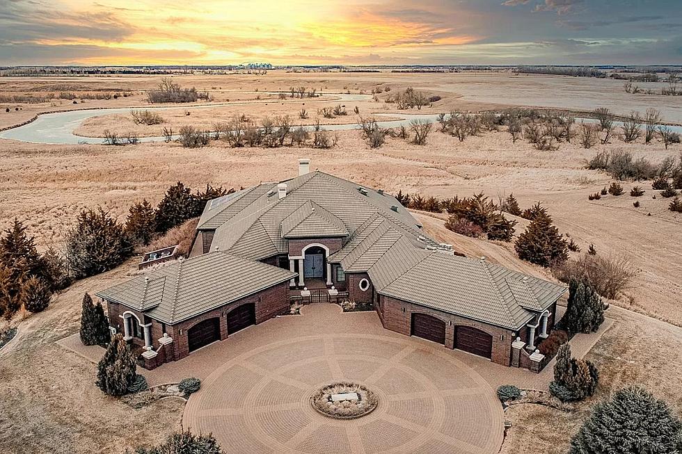 Gigantic South Dakota Home Turns Into Wedding Venue?