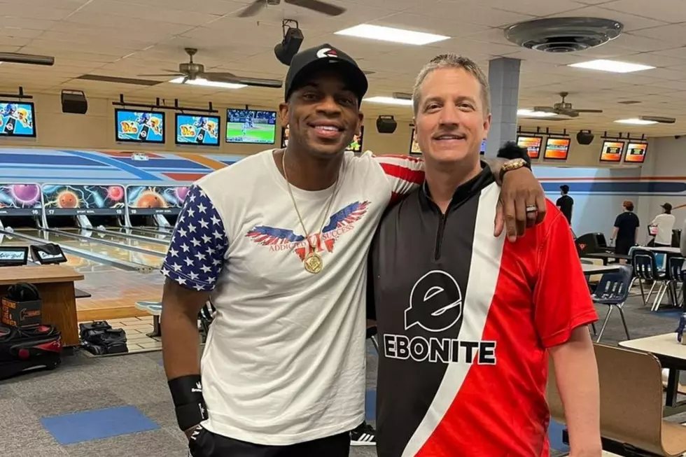 Country Singer Jimmie Allen Bowls In Sioux Falls Before Big Concert