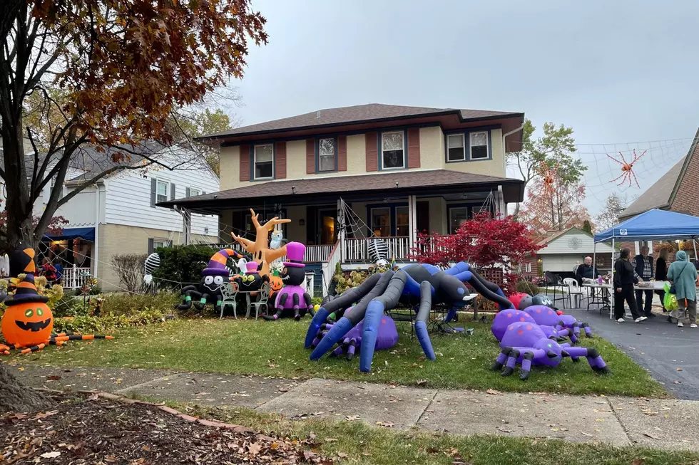 Check Out These Giant Halloween Decorations In This Illinois Town