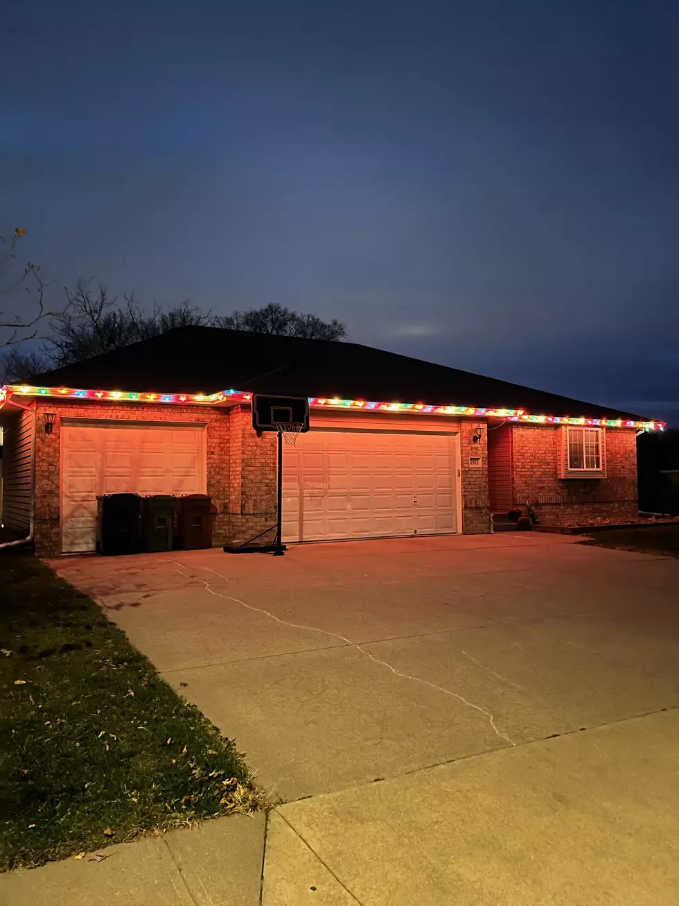 When Should You Put Up Those Outdoor Christmas Lights?