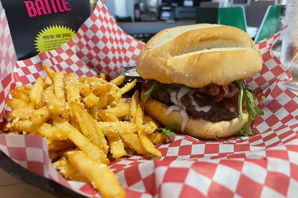 Downtown Sioux Falls Burger Battle: Falls Landing Bar & Grill