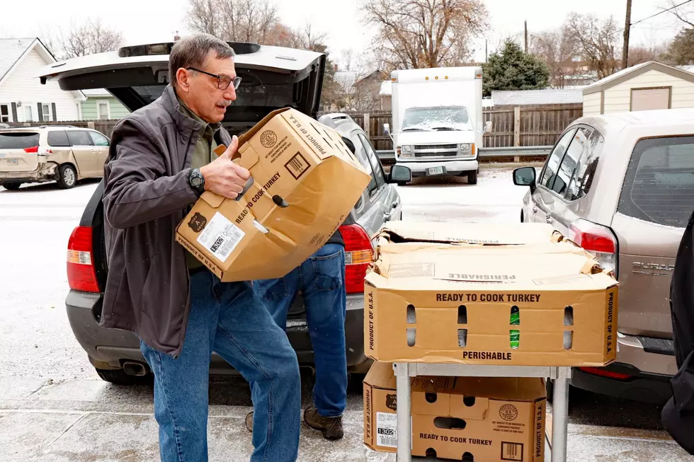 The Banquet In Sioux Falls To Recieve Turkeys Before Thanksgiving