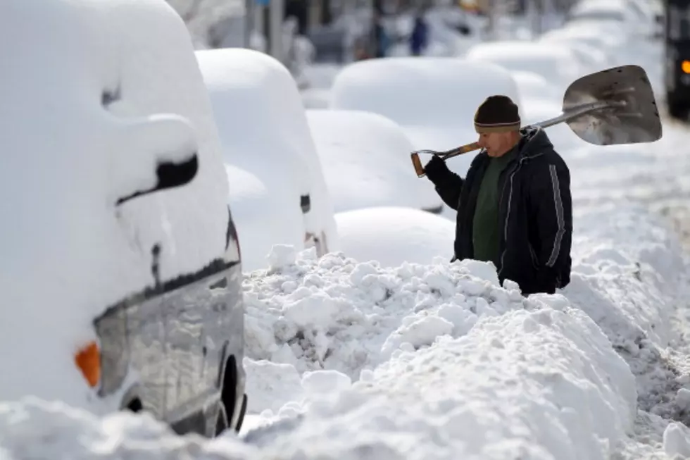 Pictures of People Digging Out of Snow [PHOTOS]
