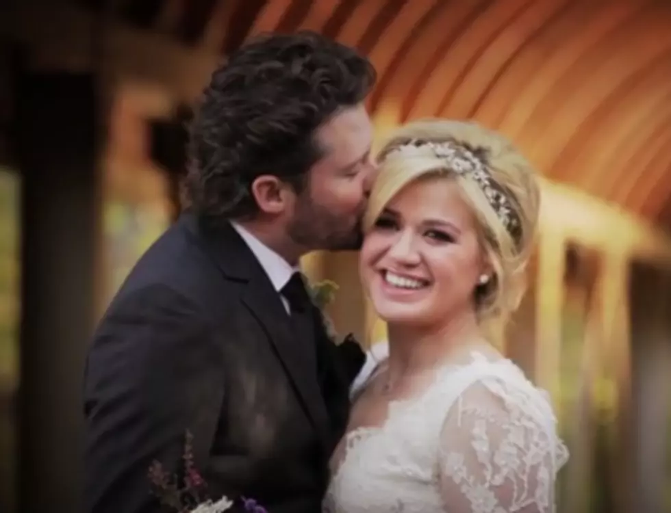 Kelly Clarkson Says She is Pregnant