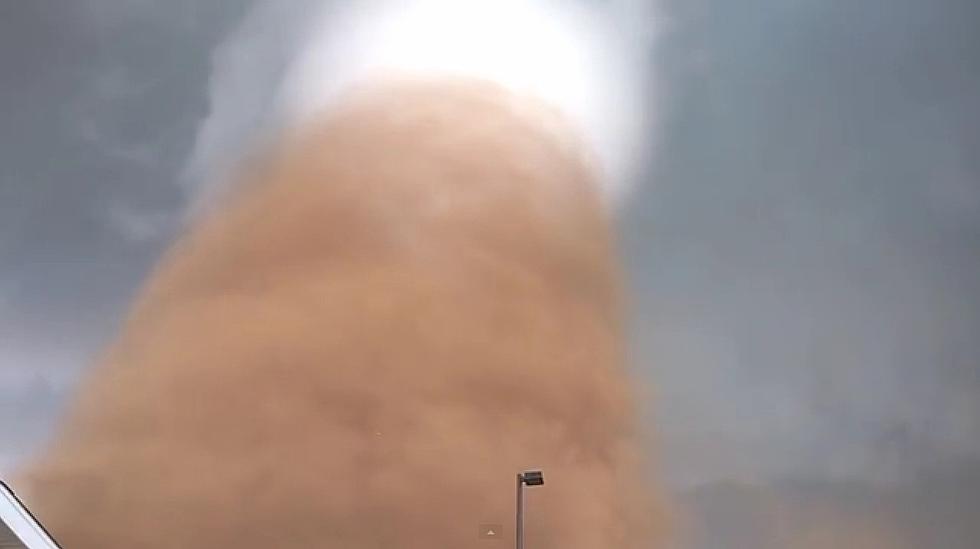 Watch a North Dakota Tornado From Way Too Close, Of Course Filmed In a Trailer Park