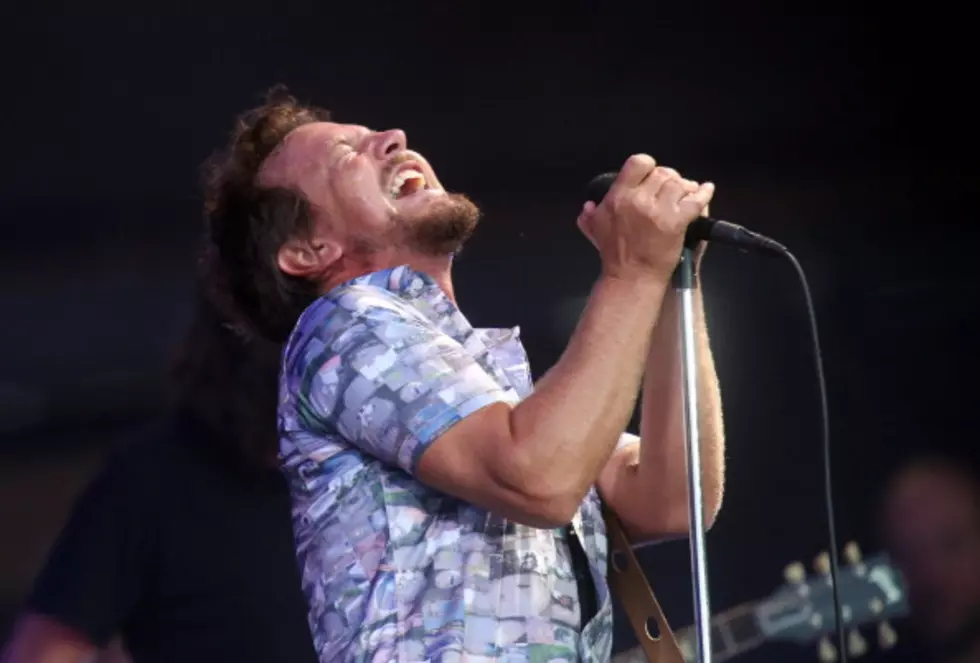 It&#8217;s Official! &#8216;Frozen&#8217; Has Taken Over Everything &#8211; See Pearl Jam Break Into &#8216;Let it Go&#8217;