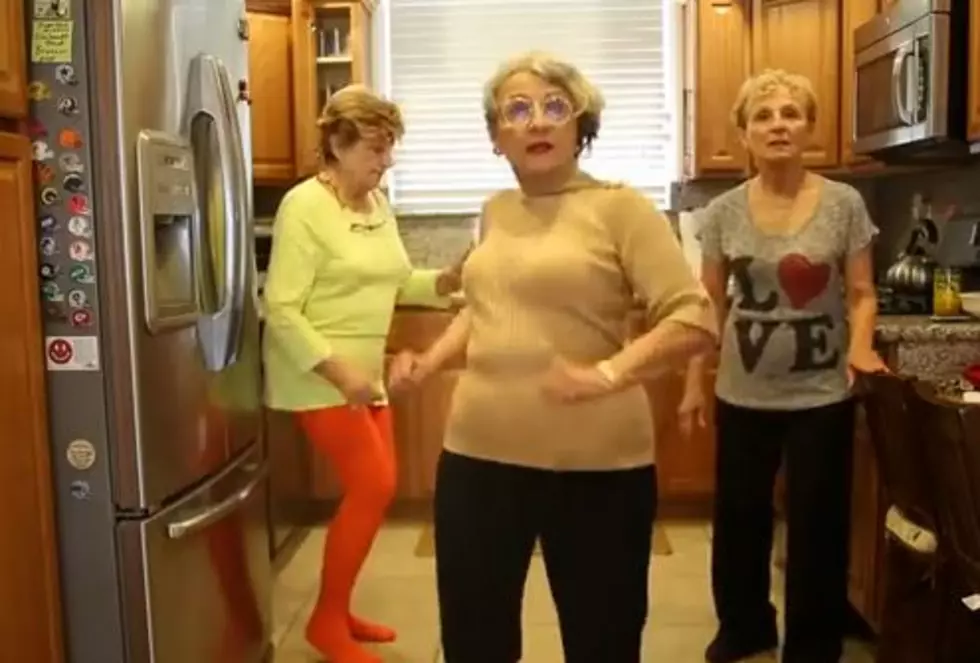 So This is a Thing – Grandmas Doing The Nae Nae Dance