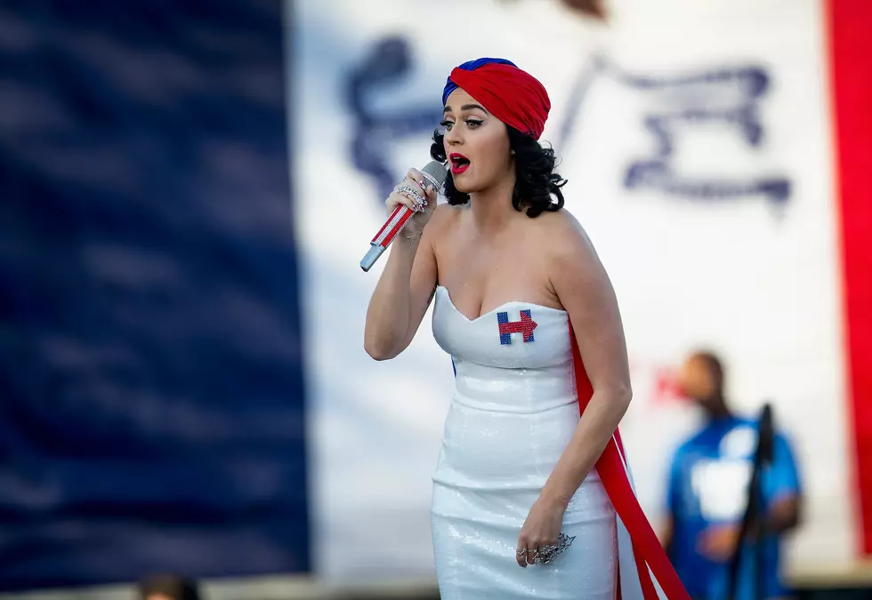 Katy Perry Sang at a Hillary Clinton Rally in Des Moines, Iowa