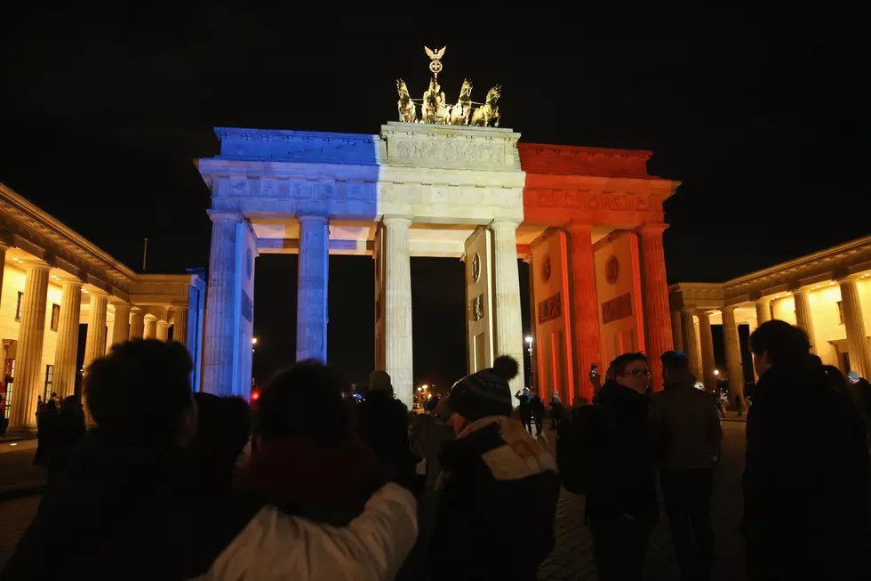 Lighted Landmarks Show Solidarity With Paris