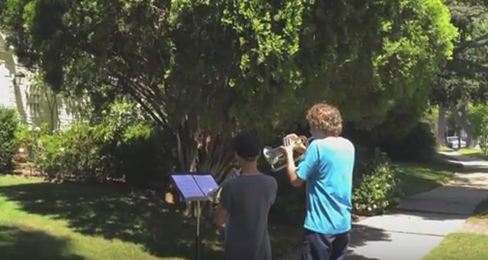 Two Musicians Played the Theme From Star Wars Outside John Williams’ House