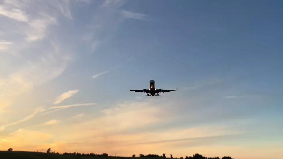 See Planes Land Up Close at Sioux Falls Airport