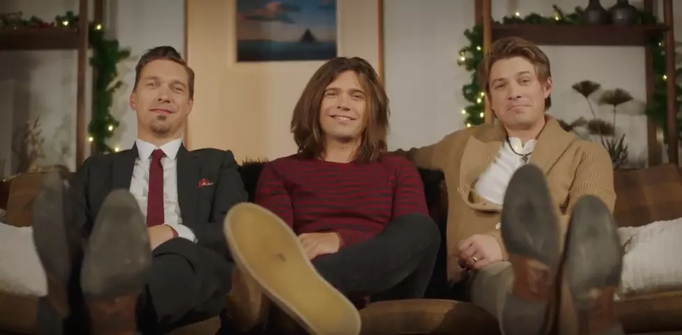 Hanson Finally Releases Music Video for 'Finally It's Christmas'