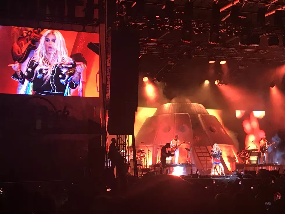 Kesha Brings Rainbows and Glitter and Confetti, Oh My! 