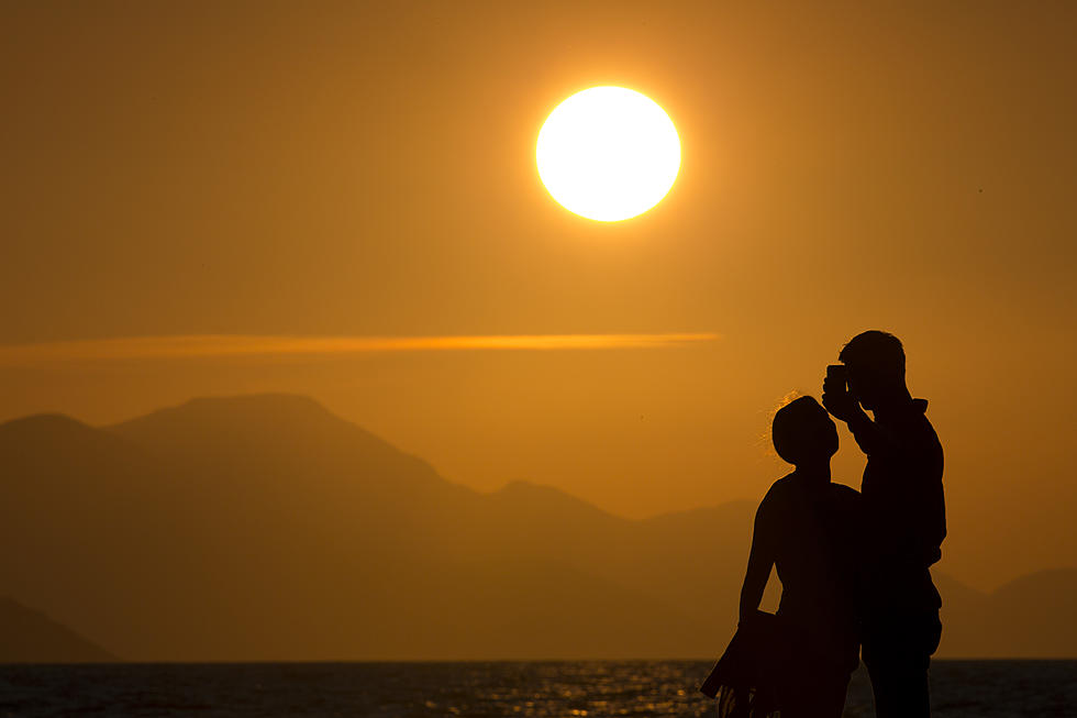 Honeymoons are Over: Newlyweds are Going on Separate Vacations
