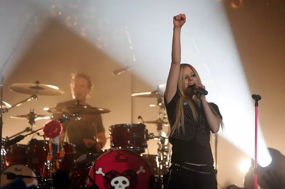 For the First Time in 5 Years, Avril Lavigne Heading Back out on Tour!
