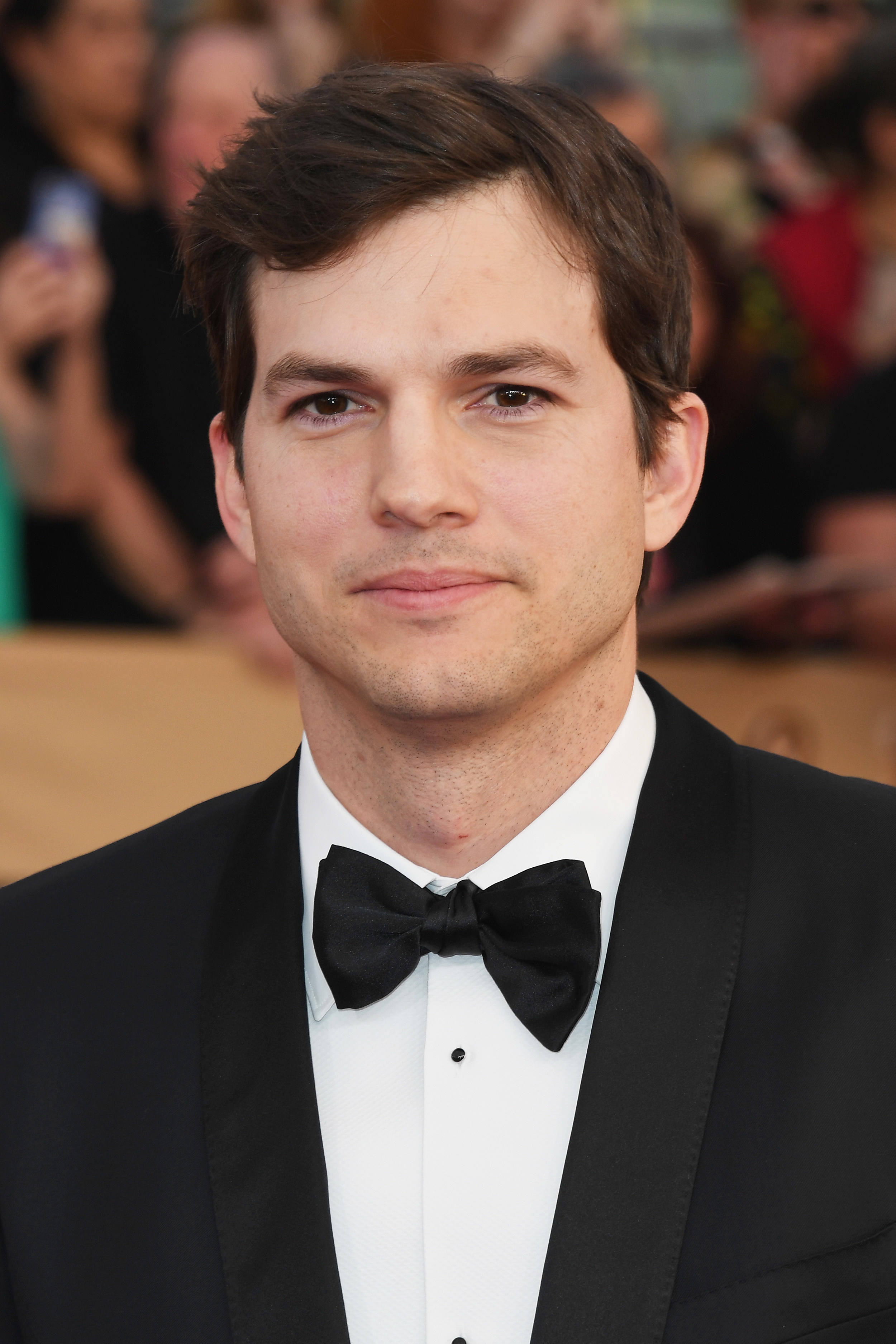 https://townsquare.media/site/482/files/2021/08/attachment-Ashton-Kutcher.jpg