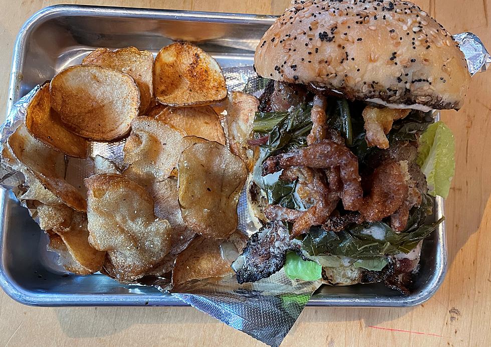Downtown Sioux Falls Burger Battle: ‘Banging 105 Burger’ at Swamp Daddy’s