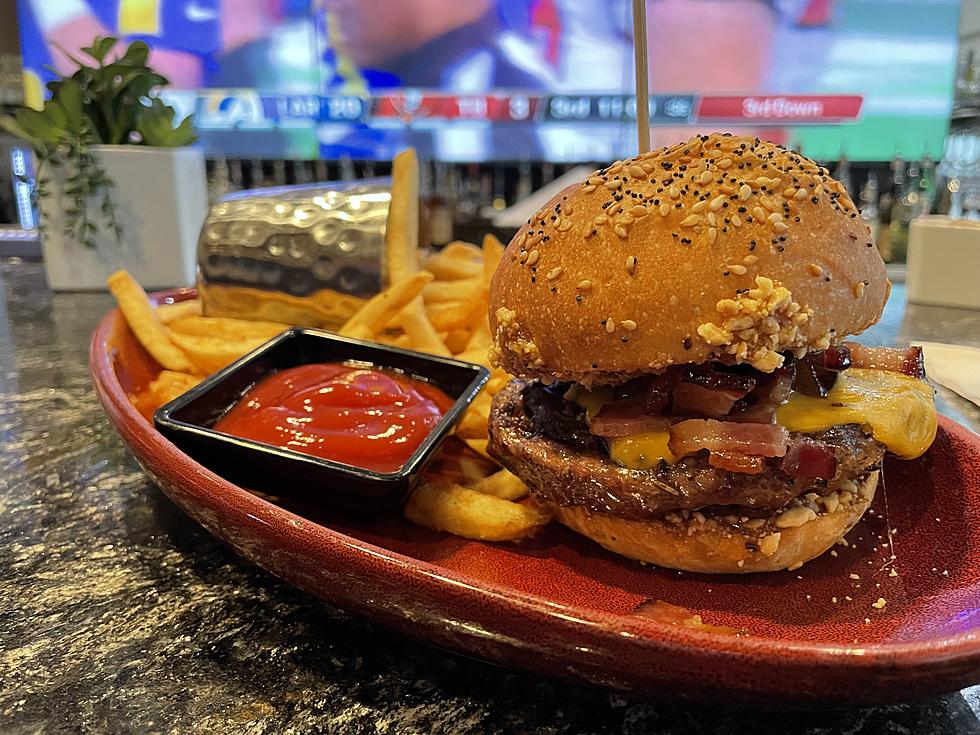 Downtown Sioux Falls Burger Battle: 'The Elvis Impersonator' at C