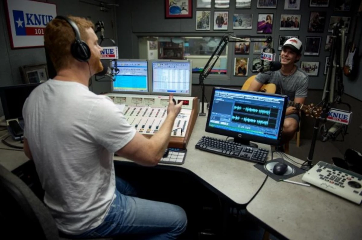 Radio Texas Live Debuts Saturday Night on Kickin' Country