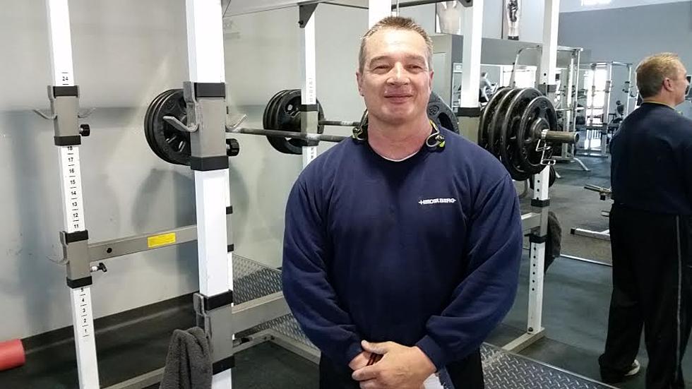 World Class Power Lifter Works Out in Sioux Falls