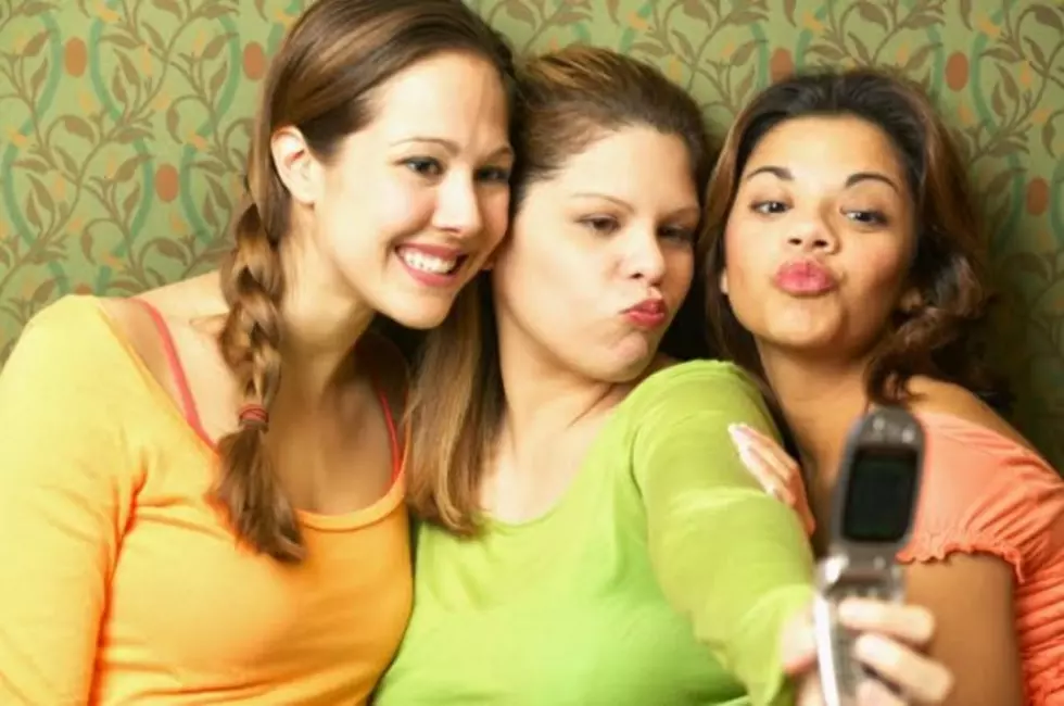 You Might Have to Warn Your Kids, They Could Possibly Get Head Lice by Taking Selfies