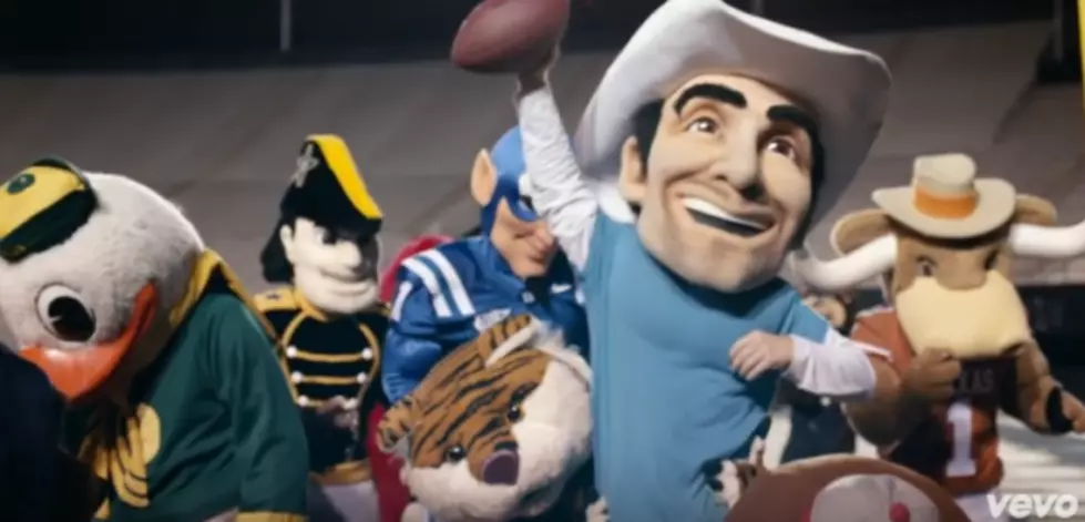 Brad Paisley Mixes College Mascots, Football and Blue Collar in His New Video for &#8216;Country Nation&#8217; [VIDEO]
