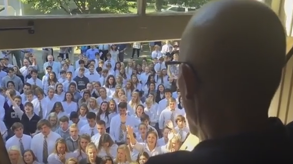 400 Students Sing to Teacher Battling Cancer