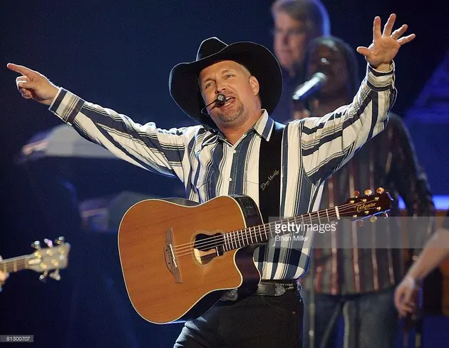 Could Anyone Else Do, What Garth Just Did in Sioux Falls?