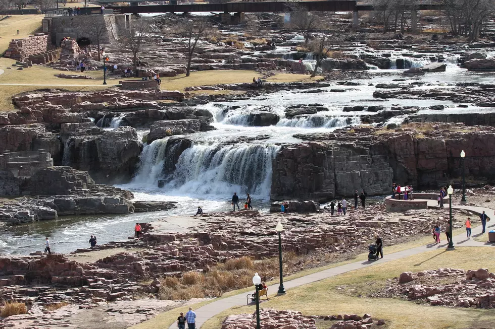 Sioux Falls ‘Lights On Afterschool’ Turns Falls Yellow