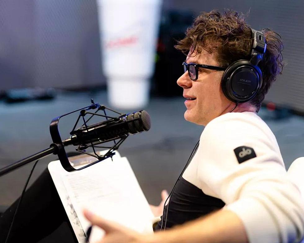 Bobby Bones Details Start in Radio