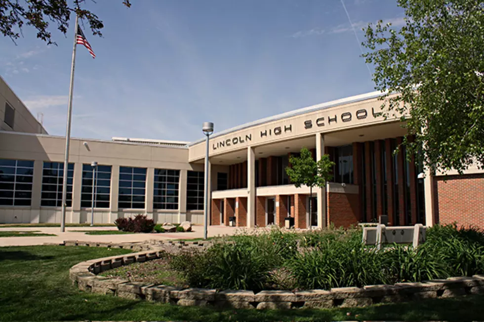 Roosevelt High School Ranked #1 in South Dakota by US News and World Report, but Lincoln High School Scores Higher