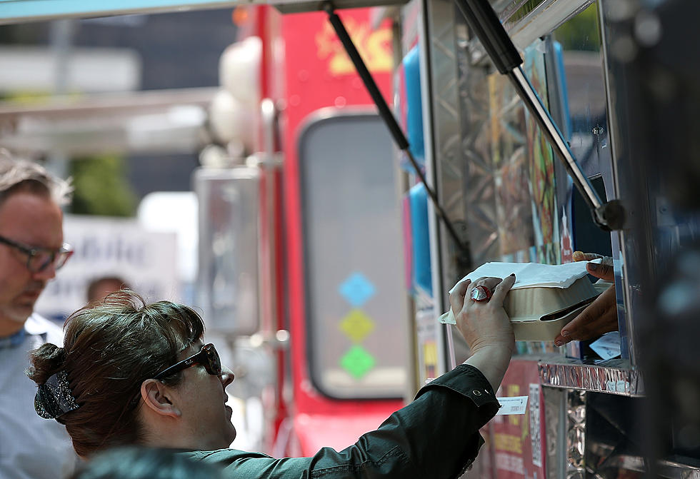 Sioux Falls Food Trucks vs. Restaurants with City Hall in the Middle