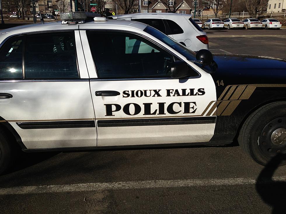 Police: Sioux Falls Man Kicks In Apartment Door, Stabs Victim