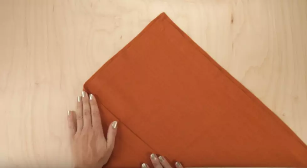 How to Make Envelope Napkins for Your Thanksgiving Table