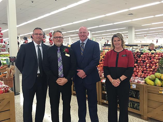 Sioux Falls Hy-Vee Employee Wins National Award